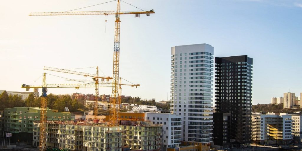 Ações imobiliárias e de construtoras: quais são as empresas listadas?