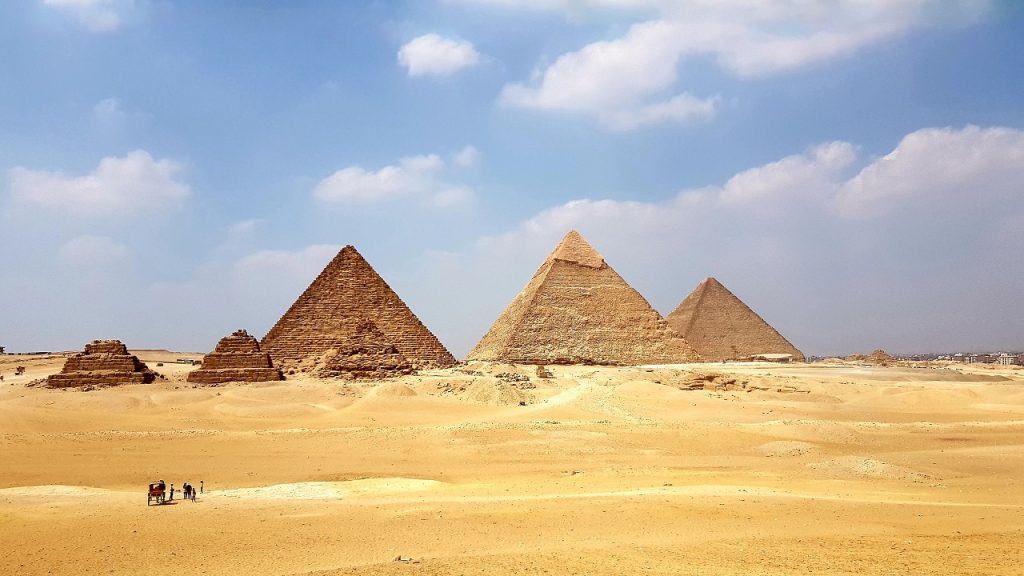 Pirâmide financeira: saiba o que é e como fugir desses esquemas